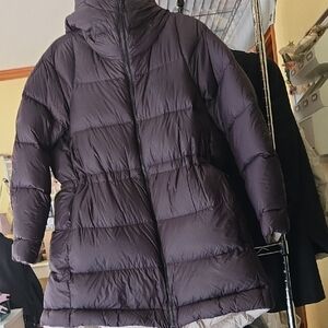 Nike Reversible Unisex Puffer Jacket,Cinch-Waist,Attached Hood, Plum/Lavender, S